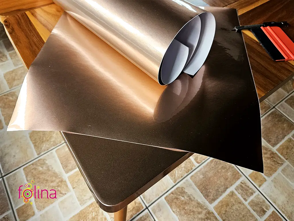 Autocolant rose gold, Folina, cu efect metalic lucios, rolă de 100x200 cm